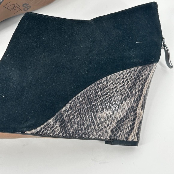 Ann Taylor LOFT Suede Wedge Heel Boots 8 Black Gray Snake Ankle Booties - Picture 3 of 7